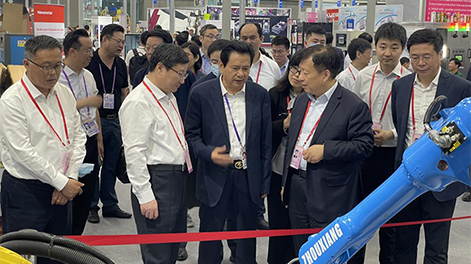 Vice Governor Fang Wei Investigated Wuxi Enterprises At The Canton Fair